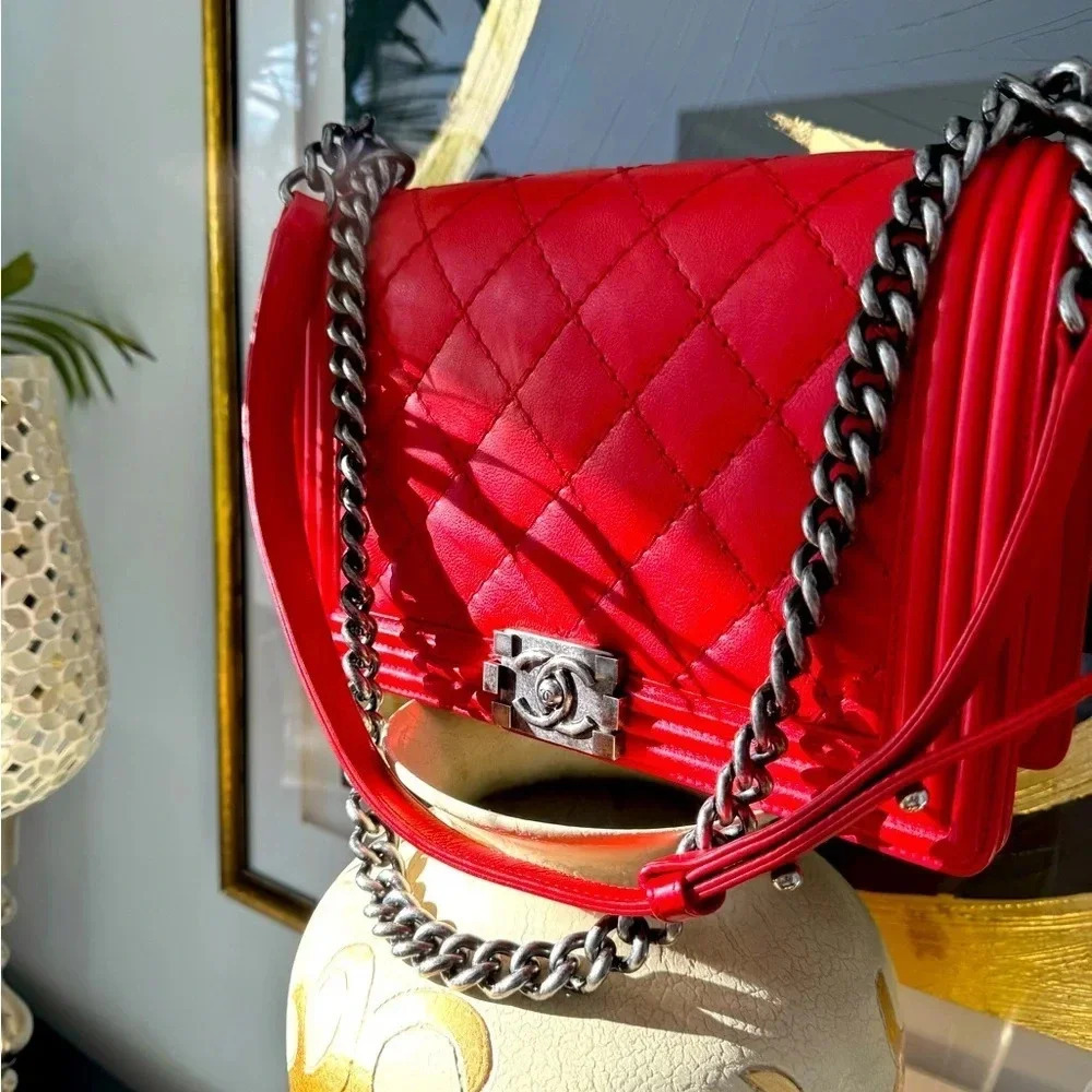 CHANEL LeBoy EUC